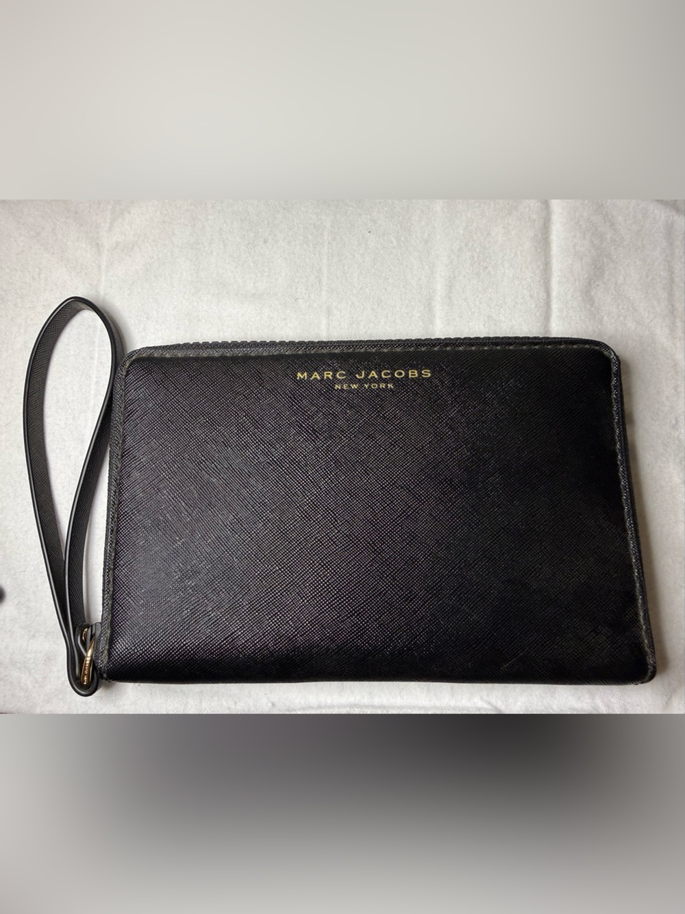 Marc Jacobs New York Black Saffiano-Textured Zip Around Wristlet Wallet